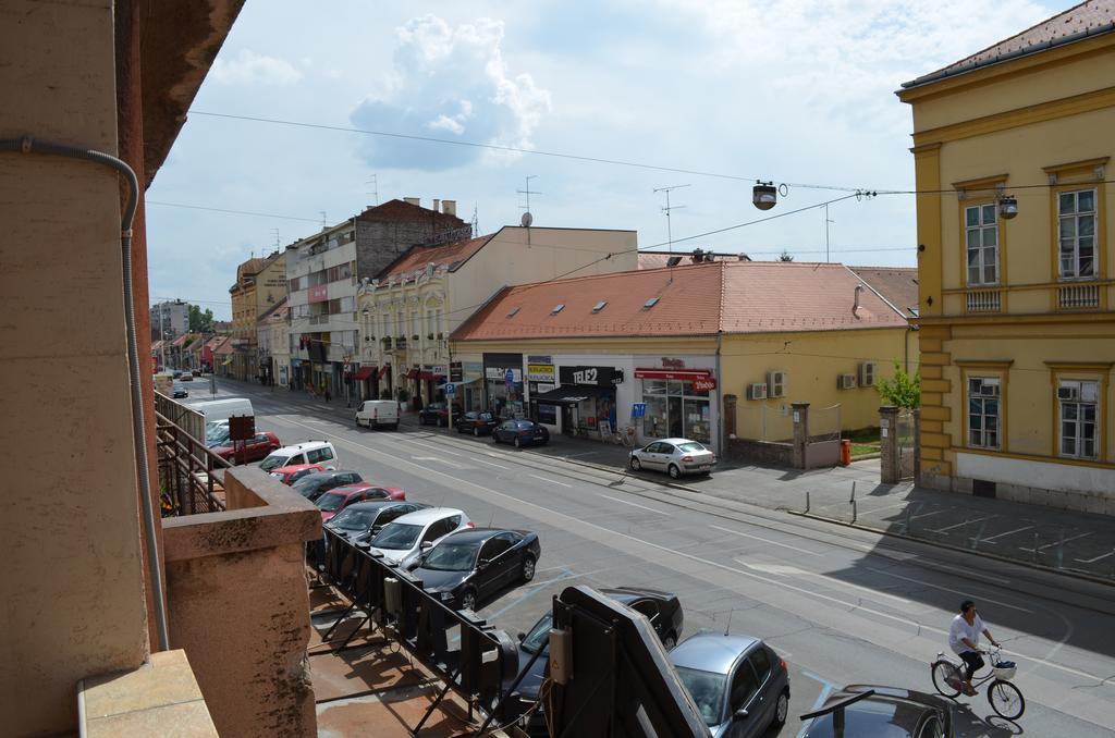 Apartment Downtown Osijek Rum bild